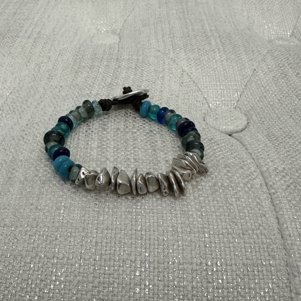 UNO de 50 Silver and Blue Beaded Bracelet